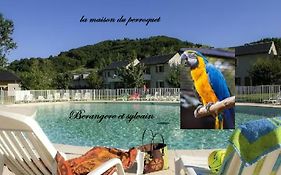 t3 duplex la maison du perroquet 2 chambres 2 piscines dans un village de vacances a saint geniez d'olt aux portes de l'Aubrac